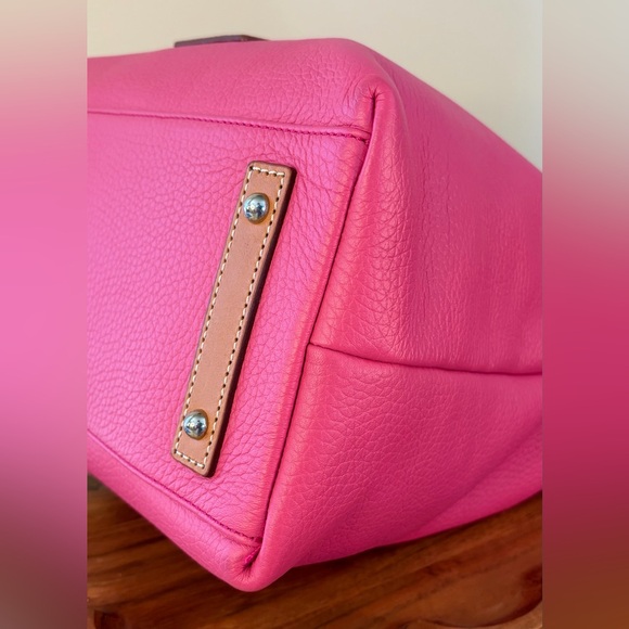 Dooney & Bourke Paige Sac Pink Pebble Grain Leather - Picture 14 of 17